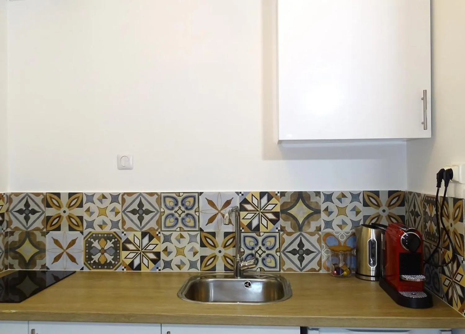 Tilia Jourdan-Studio Cosy Aix Centre-Cours Mirabeau-Parking-Wifi-Smart Tv-Rue Calme Aix-en-Provence 0*,  France
